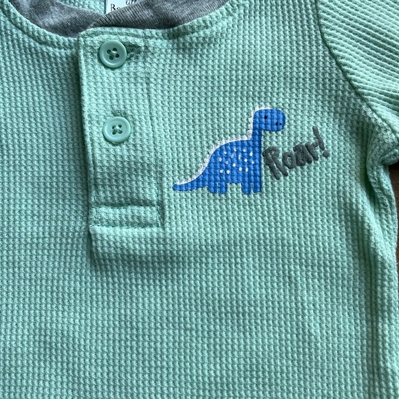 Baby boy long sleeve thermal onesie bundle (3) size 3-6 months - Picture 2 of 3